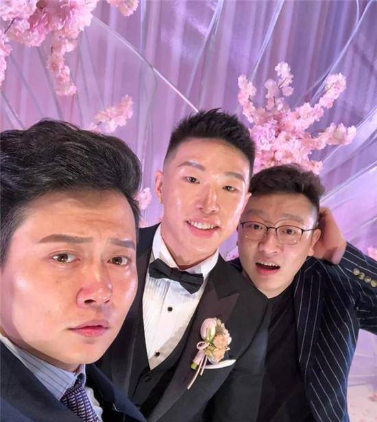 为孟鹤堂庆生,却拿栾云平开涮,烧饼不怕被师父郭德纲隔离14年?