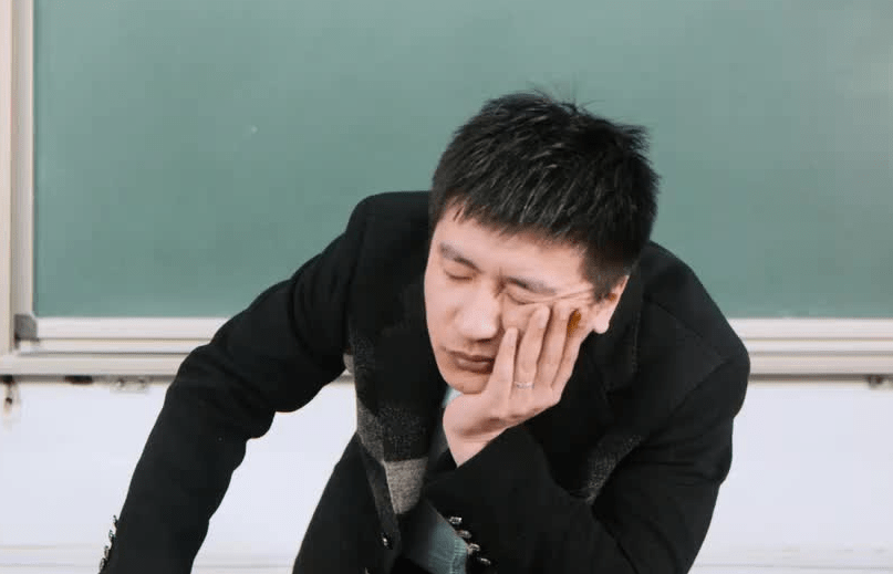 原创            “家里没矿别谈理想”，张雪峰谈高考志愿填报，再爆金句引热议
