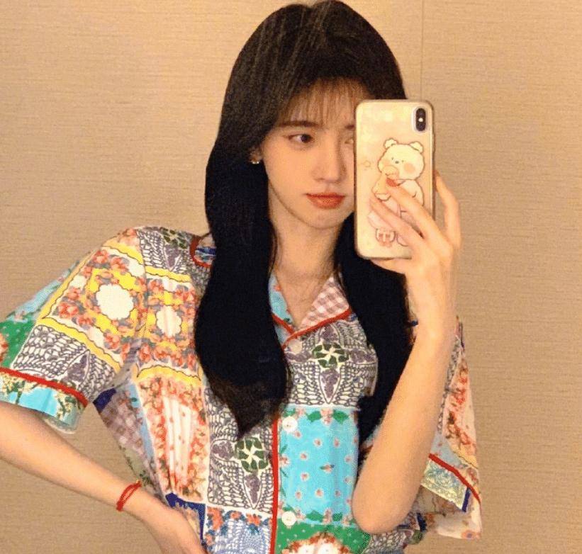 鞠婧祎晒粉色头发造型,我却注意她的鼻子弧度,让人看傻眼了_感觉_漫画