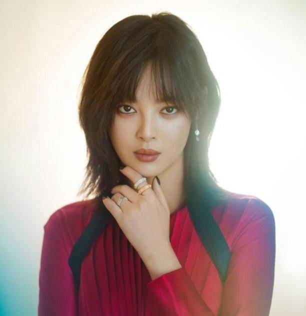 为什么明星偏爱"厌世脸"?无精打采却称高级,网友:没睡醒吗?