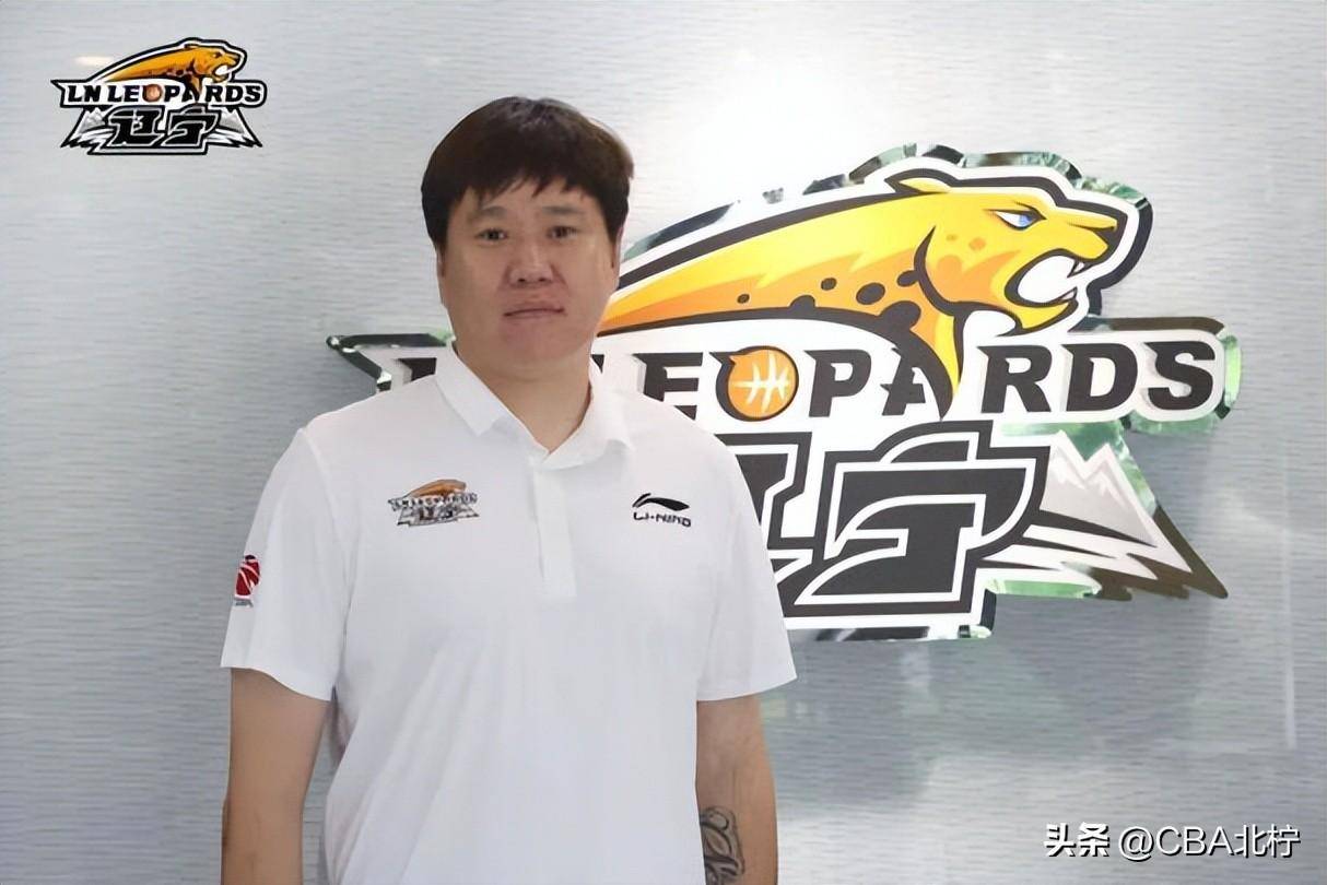 好景不长,回到cba联赛的姚锴夫明显跟不上球队的节奏,他慢慢变成了