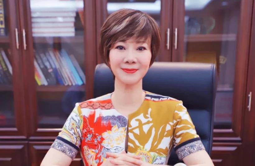 烟酒不离身却拿59块金牌,2婚被老公宠成公主_曹燕华_乒乓球_中国