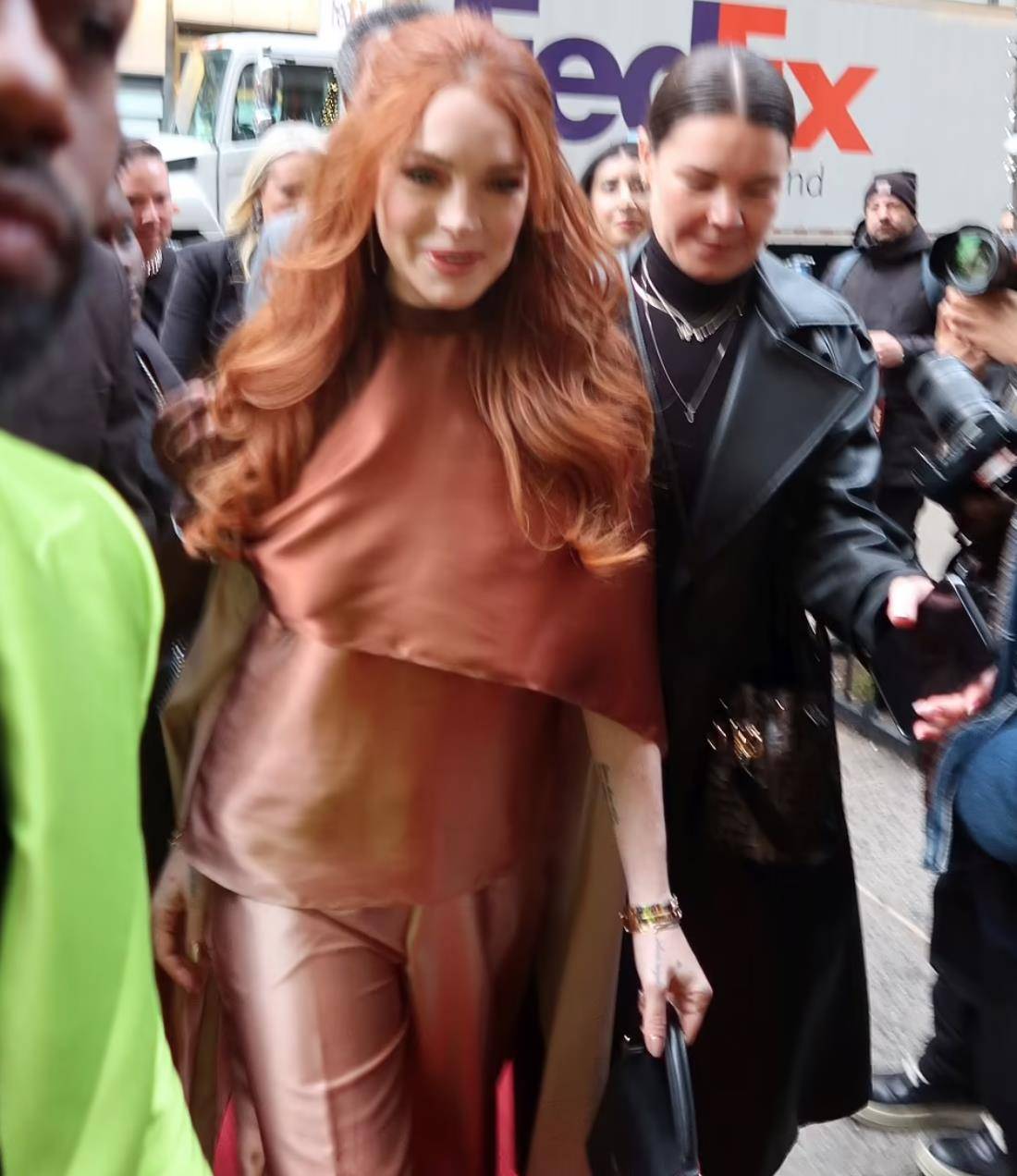 林赛·罗韩现身时装秀力挺模特兄妹,一家人超帅,全是娱乐圈_lindsay