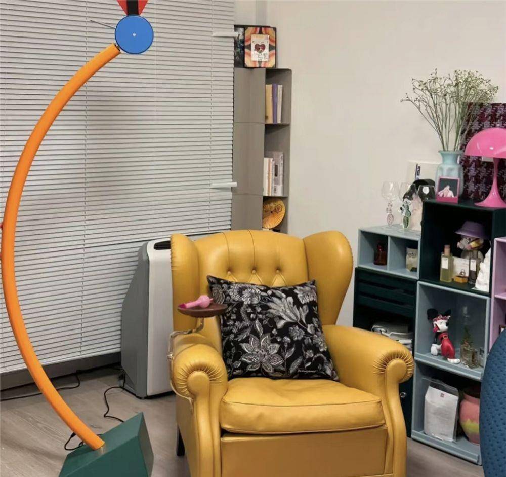 周雨彤的家太个性,家具家电复古又时髦,网友:我能住一周不下楼_镜子