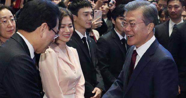 宋慧乔现身北京,网友:真人太美了,比电视上看起来还要美!