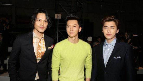 吴世勋鹿晗同框,男神同框pk颜值到底谁更帅?_吴亦凡_张艺兴_胡歌