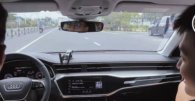 胡明轩开车,赵睿弹吉他,车里放着恋爱歌曲!_赵继伟_时候_婚礼