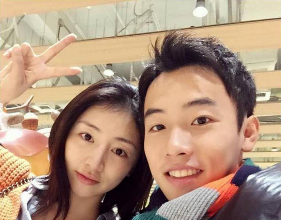 体操女神周捷:身高163却嫁给了身高只有158的邹凯她快乐吗?