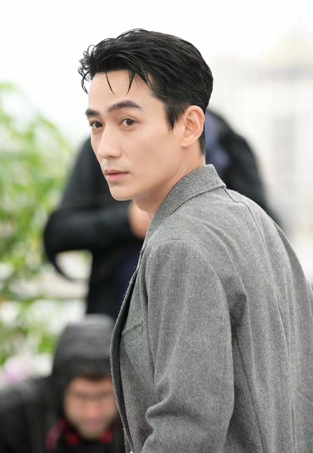 记得以前朱一龙还主演过一部恐怖片,叫《育婴室》.