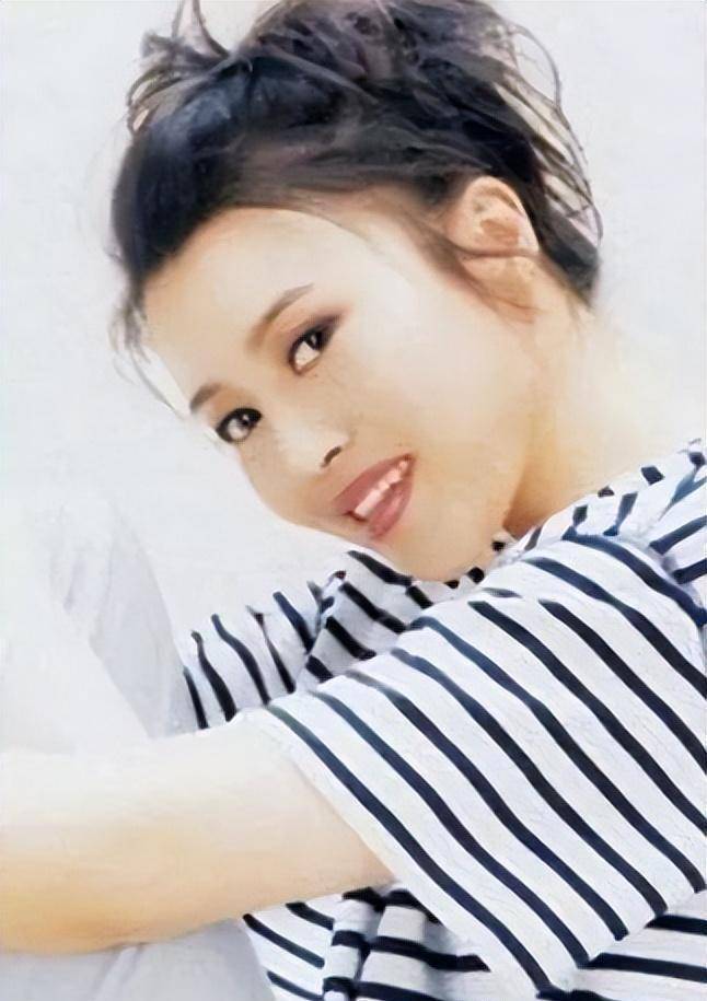 她是当红女星,却自曝家丑:只为告诫迷途的年轻人_丁嘉丽_胡广川_男人