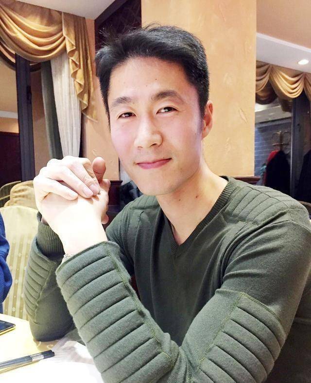 王励勤:情路坎坷,有两次刻骨铭心的失败恋情,娶普通妻子获幸福_教练