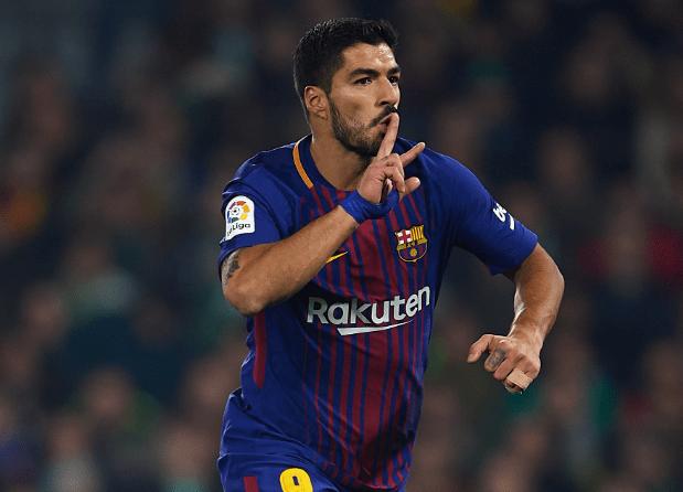 巴塞罗那前锋路易斯·苏亚雷斯可能宣布退役的消息震惊了足球界_伤病