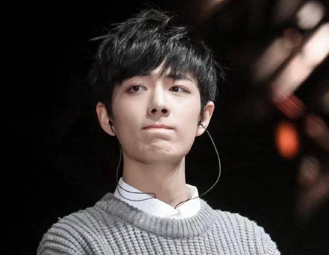 肖战获品牌星榜top1!《下坠》作者重现网络?粉丝理智实力阻黑!