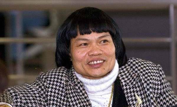 星爷御用香港丑男,儿子却帅如混血男模,千万身家曾被老婆赔光_观众