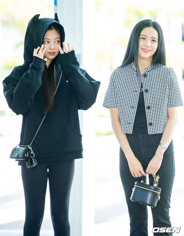 智秀"灰姑娘时刻"韩网热传,意外带火了这款水晶鞋_金智秀_机场_jisoo