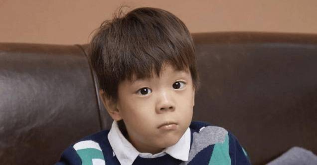 嗯哼又偷偷的"开车",杜江赶忙手动刹车,节目组消音遮字幕_老爸_邓伦