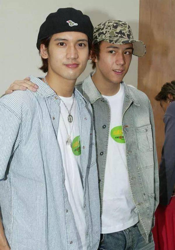 随后张致恒和新加入的麦子豪,陈伟霆组成了sunboyz,这个3人组合里