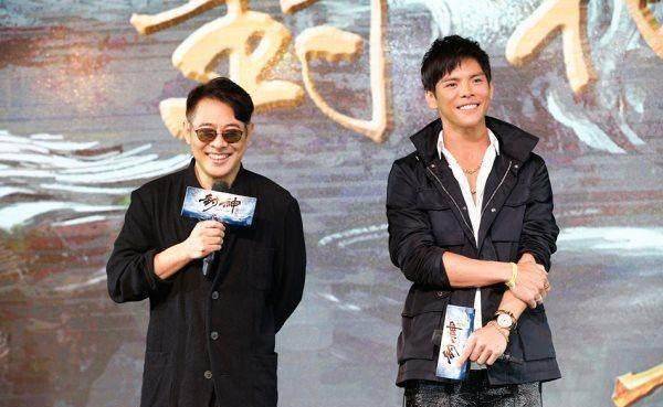 就连向华强儿子向佐都奉李连杰为自己的人生导师:"我是从小看着他的