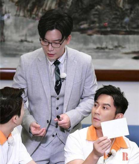 最新一期的《奔跑吧》主题升华,全员泪目,看到蔡徐坤,让人心疼_李晨