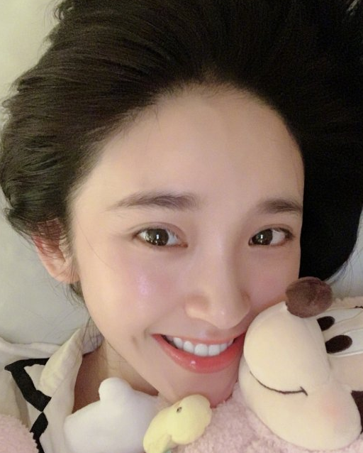 接着唐艺昕产后出院,说说顺产后的护理道路_感觉_子宫_明星