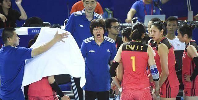 郎平罕见怒吼,朱婷暗示郎导不满真相_杨方旭_中国女排_丁霞