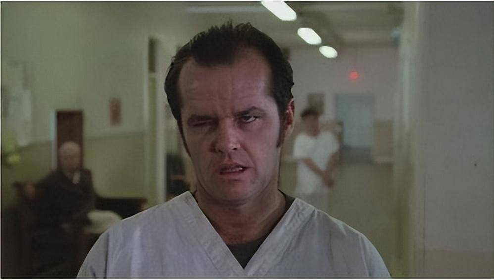 《飞越疯人院》:个体自由与社会批判的艺术呈现与社会影响_麦克墨菲