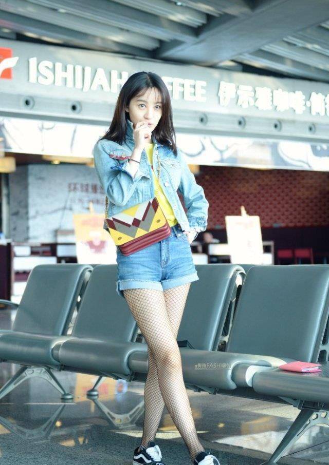 李菲儿《跨界冰雪王》夺得冠军,宛若冰上天使般美丽,不逊于angelababy