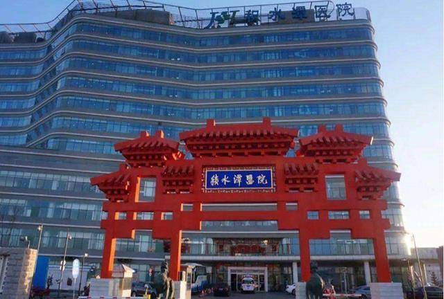 5岁男孩右臂莫名疼痛,为活命无奈截肢:没有胳膊我也会好好学习_王芳