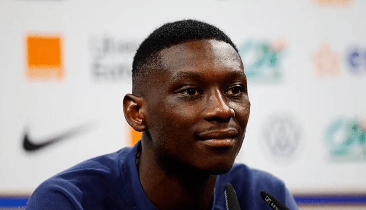 巴黎圣日耳曼"重新燃起了对法兰克福前锋兰德尔·科洛·穆阿尼的兴趣"