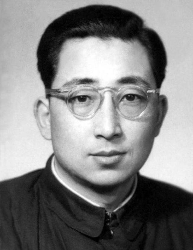 3段婚姻皆悲剧,为娶娼妓事业尽毁,晚年痴呆后,被对方肆意打骂_程述尧