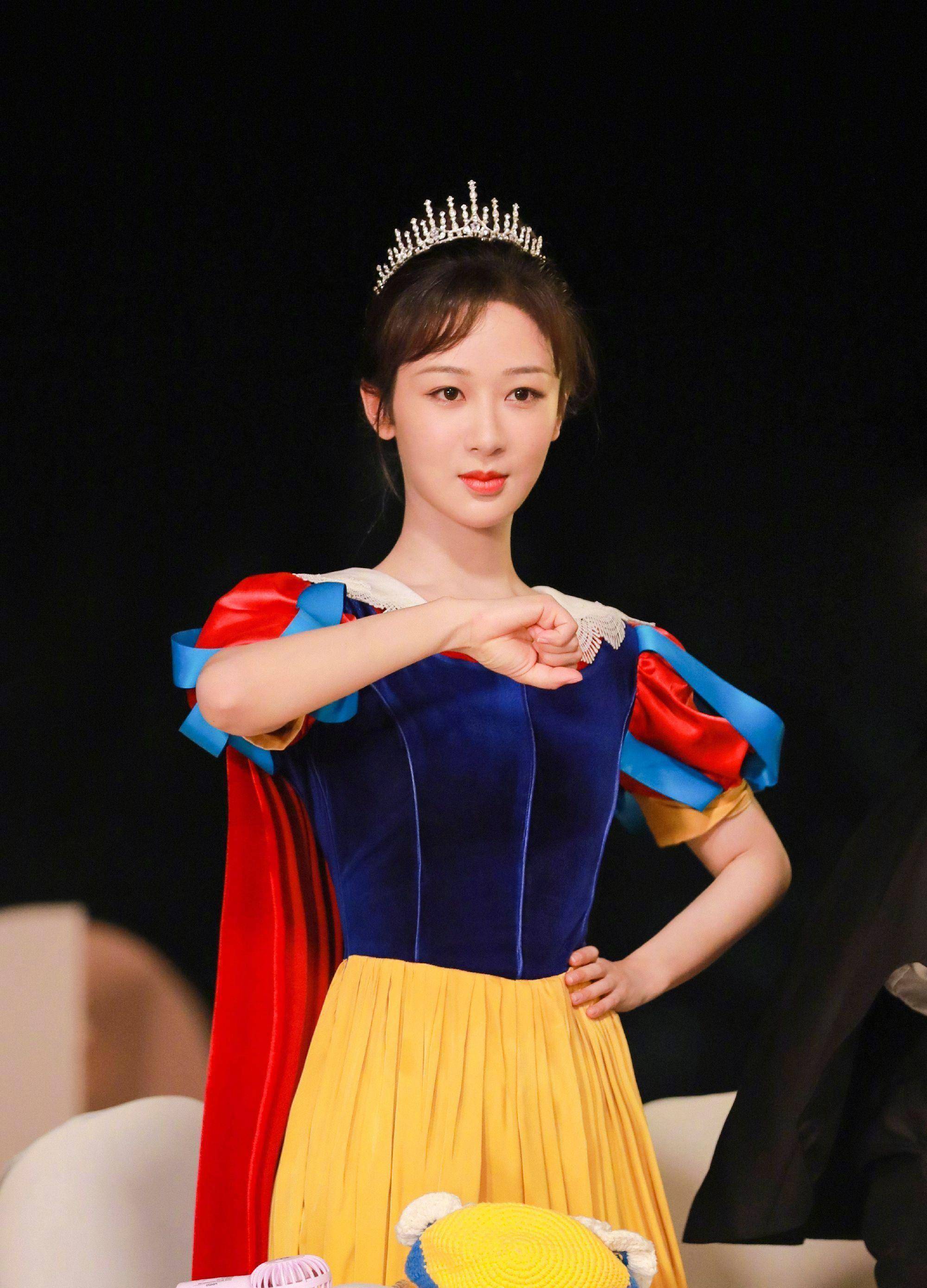 杨紫和刘学义事件澄清,喂蛋糕是错位图,这和张雪迎事件性质不同_时间