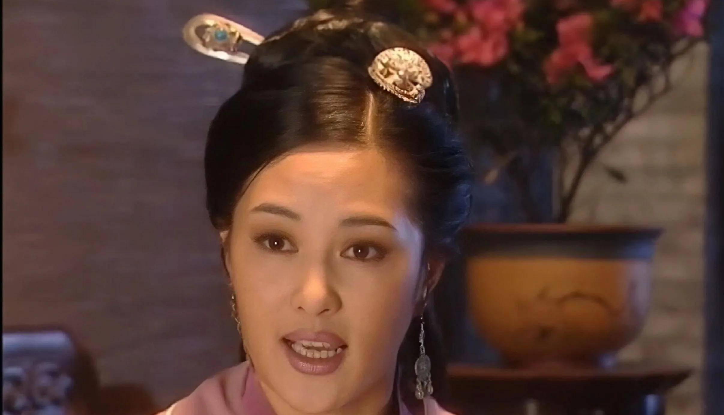王菁华:张纪中和徐克都非常喜欢的成熟女演员,但她还是单身_黄飞鸿_剧