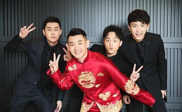 据悉李响今年已经40岁了,现在是江苏卫视主持人,按说这个年龄也已经不