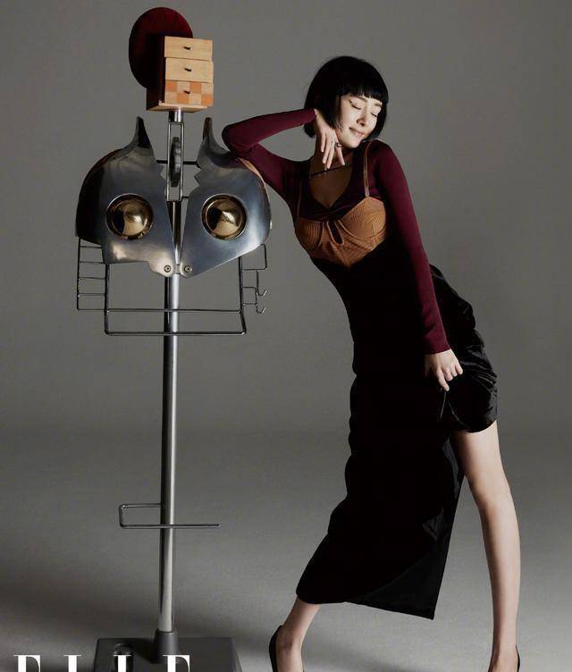 杨幂短发登封elle,大胆着装展现酷酷的性感味道,太美了!