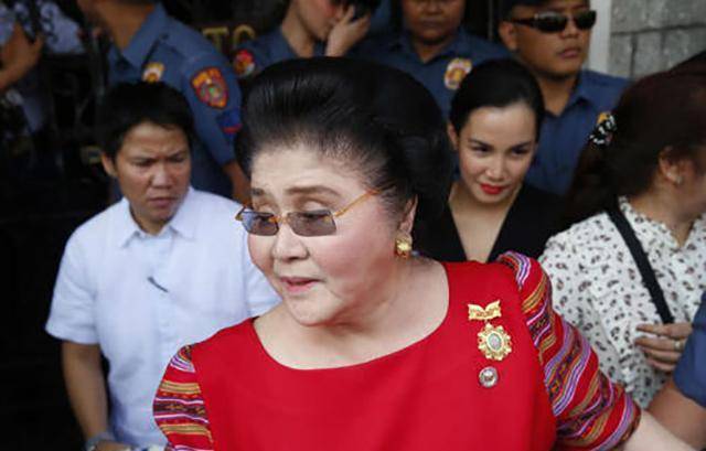 菲律宾前第一夫人:凭美貌嫁大12岁总统,一次逛街花费500万