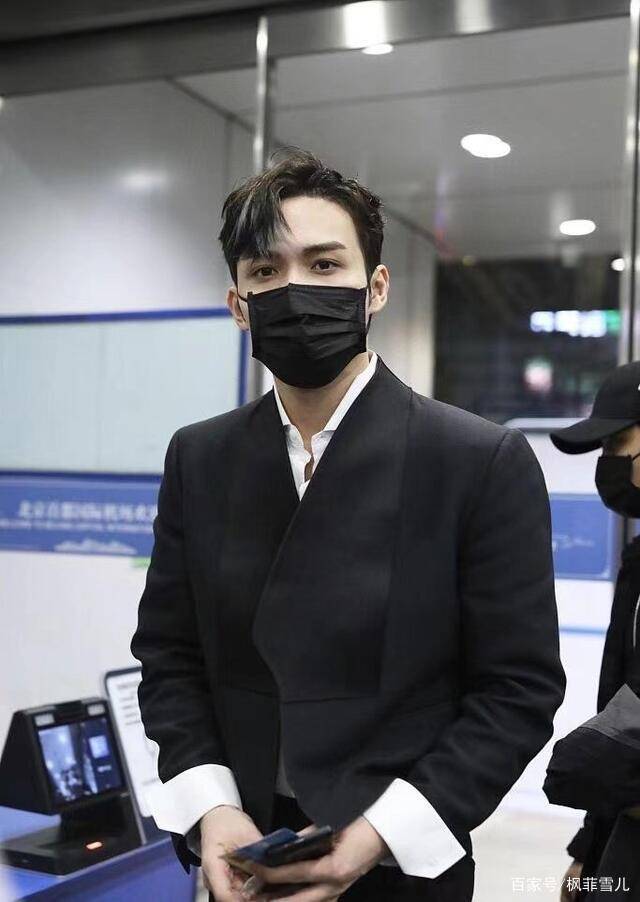 因为头围太大,张彬彬也上过热搜.