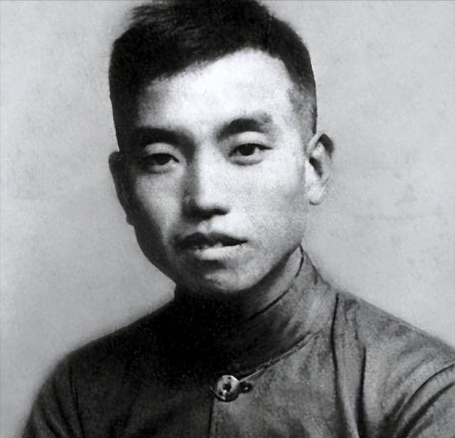 军团长肖克问师长刘转连为何还不打,刘转连:急啥,等吃好饭再说_红六