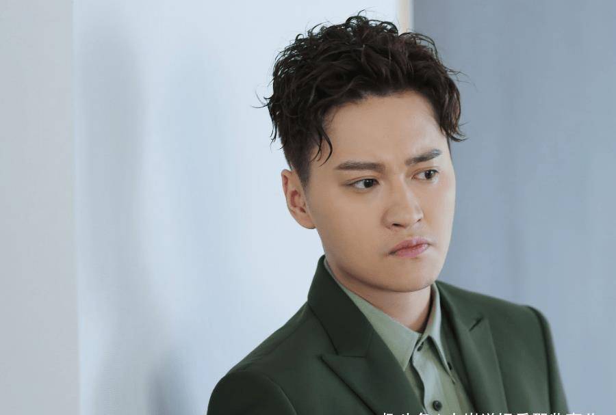 在节目当中,王凯与郭晓然坐上过山车,唱起了歌_时候_过程_要求