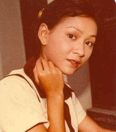 周润发前妻余安安60岁大寿,大搞华丽复古派对,身材打扮仍有范_女儿