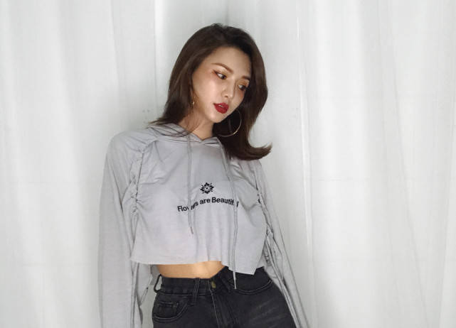 爆料李小璐40岁姐妹带6岁女儿嫁人,新郎比她小15岁,引网友热议_李桃