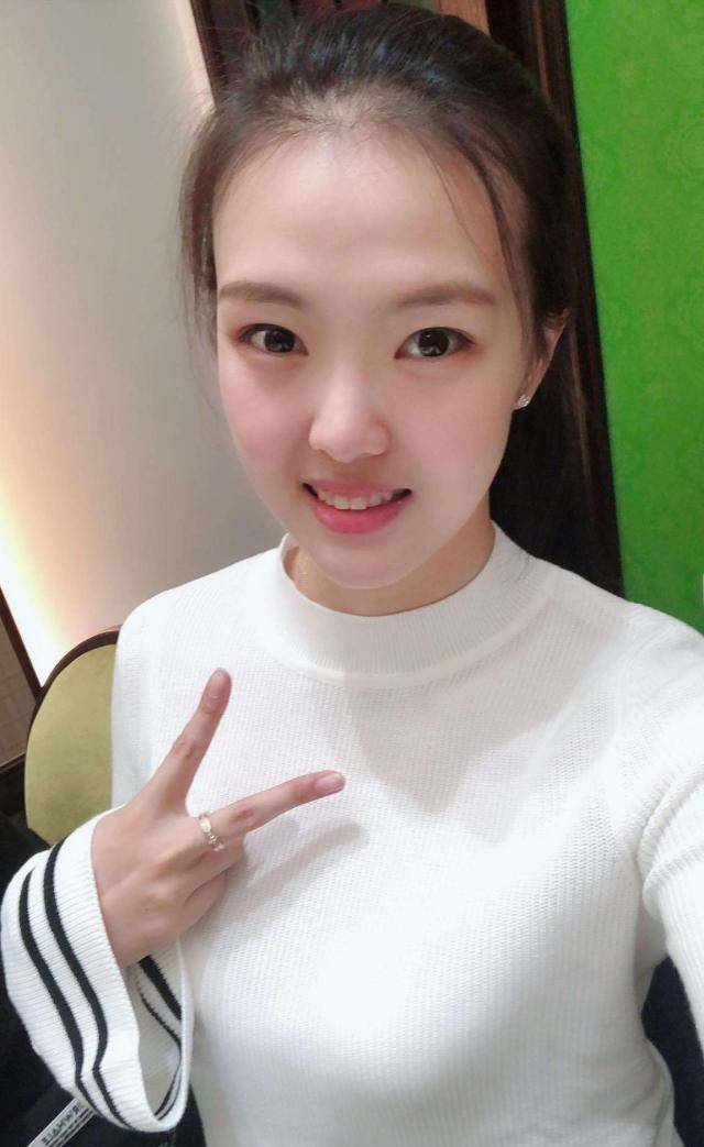 张常宁是女排的高颜值可爱宝宝,你最喜欢她哪里呢?_球迷_组合_周琦