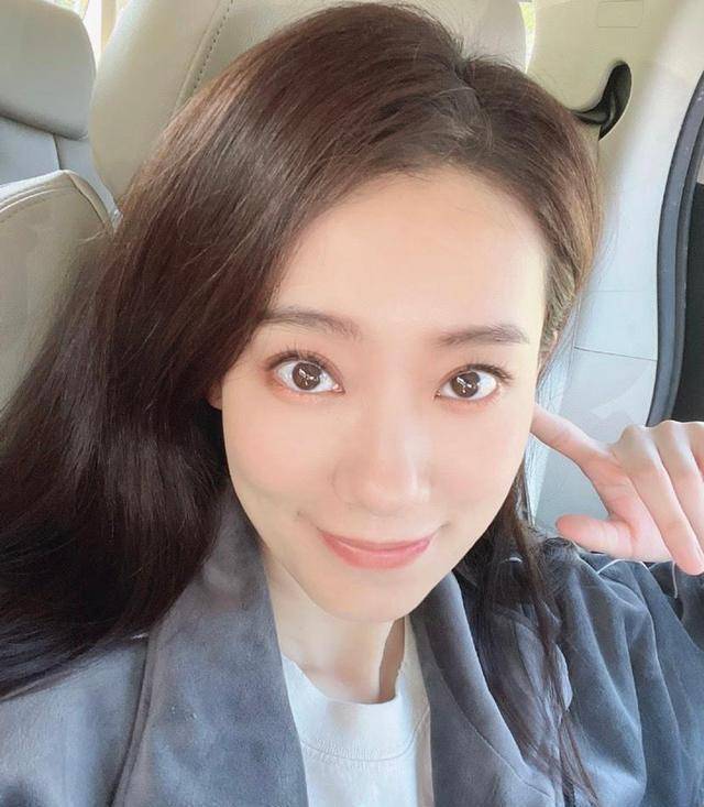 张小斐元宵会怼脸拍露真颜,亲自解散粉丝团,公司接管超话_黄色_身材