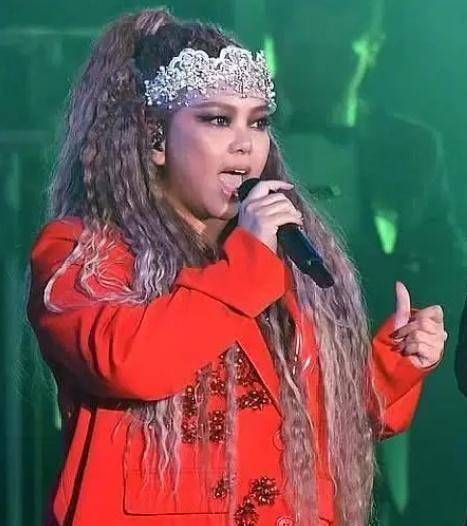 张惠妹体重看来是真减不下来了,近照胖的简直"没法看"!