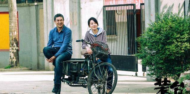 张嘉益骑三轮车钻胡同,一群不火的演员把《装台》演火了_生活_蔡素芬