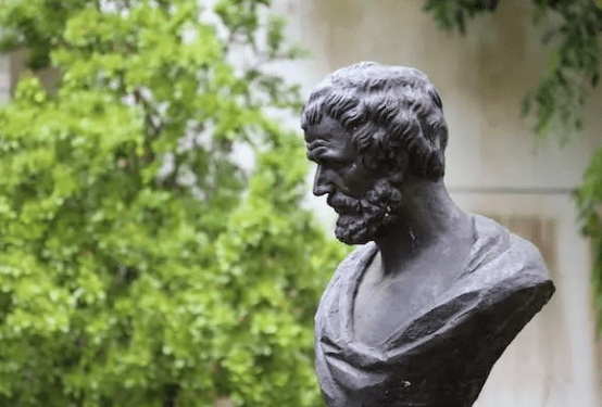 亚里士多德是古希腊哲学史上最重要的思想家之一,他对伦理学,逻辑学