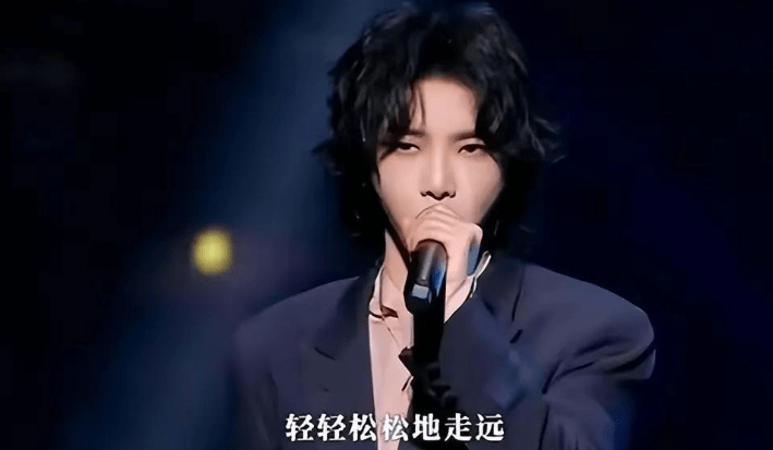 33岁"音乐天才"华晨宇演唱会后彻底跌落神坛_公主_大地_欧豪