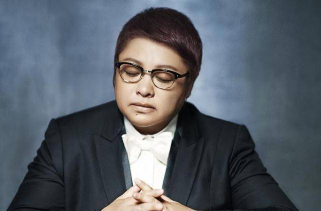 中国"惠特尼休斯顿"与窦唯齐名,年少成名星途坎坷左眼被人戳瞎_罗琦