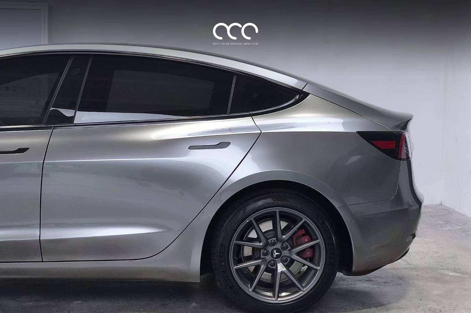 特斯拉model 3漫彩改色膜液态金属银,优雅的灰色