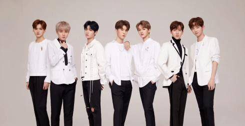 《偶像练习生》蔡徐坤成标准身材,刘维太可爱:我要瘦成蔡徐坤_微博