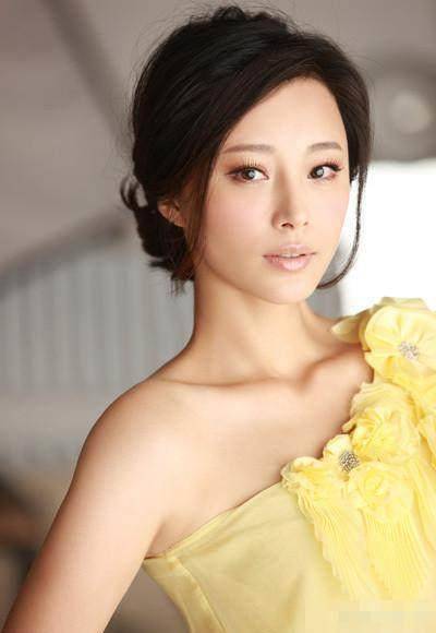16岁因伤被迫转行,后起之秀,作品不多却精,今不